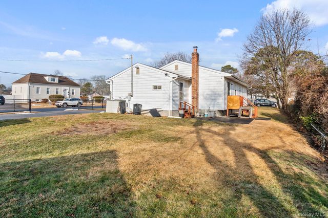 43 Nimitz Avenue, Brentwood, NY 11717