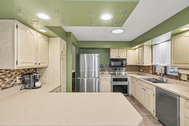 31660 N Lakes Trail, Lindstrom, MN 55045