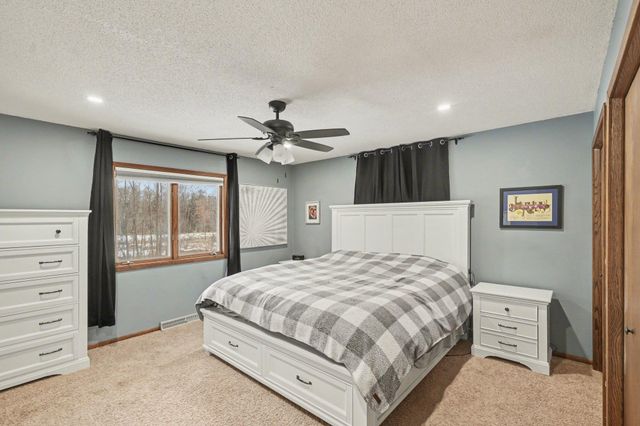 31660 N Lakes Trail, Lindstrom, MN 55045