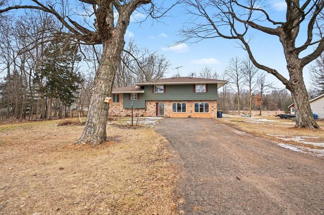 31660 N Lakes Trail, Lindstrom, MN 55045