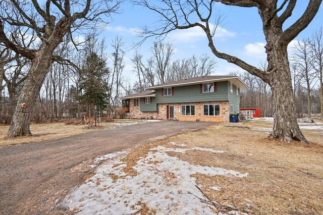 31660 N Lakes Trail, Lindstrom, MN 55045