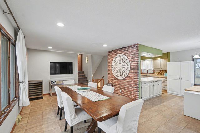 31660 N Lakes Trail, Lindstrom, MN 55045