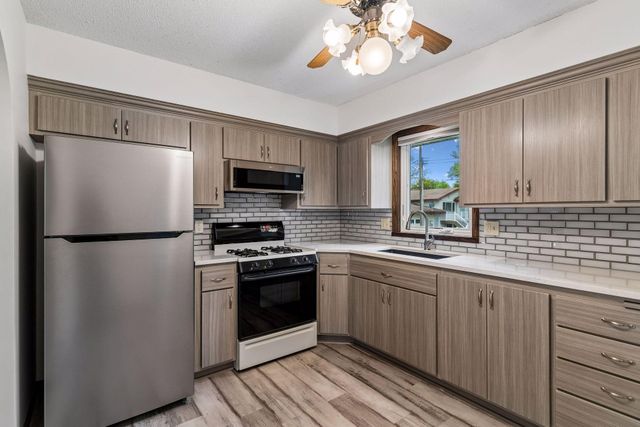 7360 Pinetree Lane NE, Fridley, MN 55432