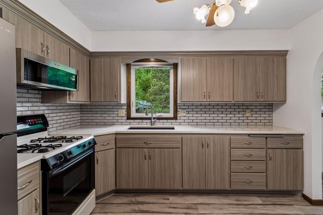 7360 Pinetree Lane NE, Fridley, MN 55432