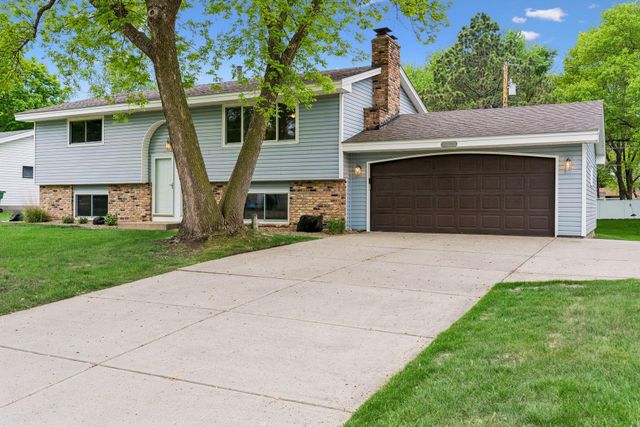 7360 Pinetree Lane NE, Fridley, MN 55432