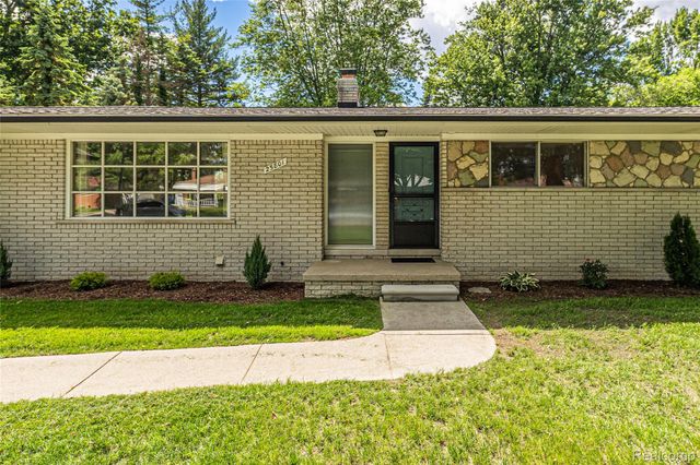 25801 Pine View Avenue, Warren, MI 48091