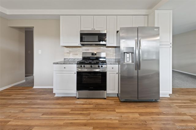 25801 Pine View Avenue, Warren, MI 48091