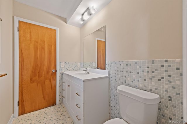 25801 Pine View Avenue, Warren, MI 48091