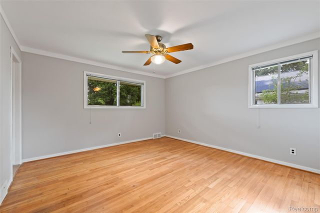 25801 Pine View Avenue, Warren, MI 48091