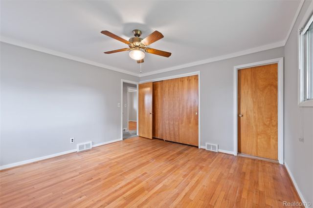 25801 Pine View Avenue, Warren, MI 48091