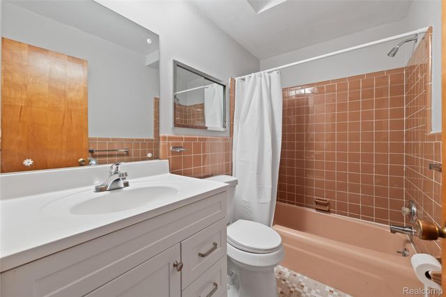 25801 Pine View Avenue, Warren, MI 48091