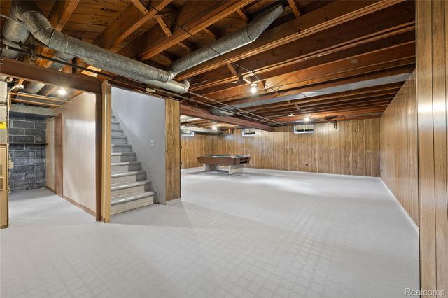 25801 Pine View Avenue, Warren, MI 48091