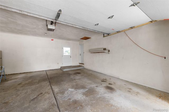 25801 Pine View Avenue, Warren, MI 48091