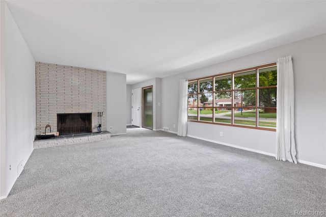 25801 Pine View Avenue, Warren, MI 48091