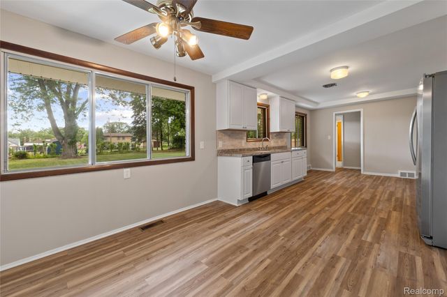 25801 Pine View Avenue, Warren, MI 48091