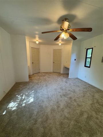 2010 Spring Court A, Azle, TX 76020