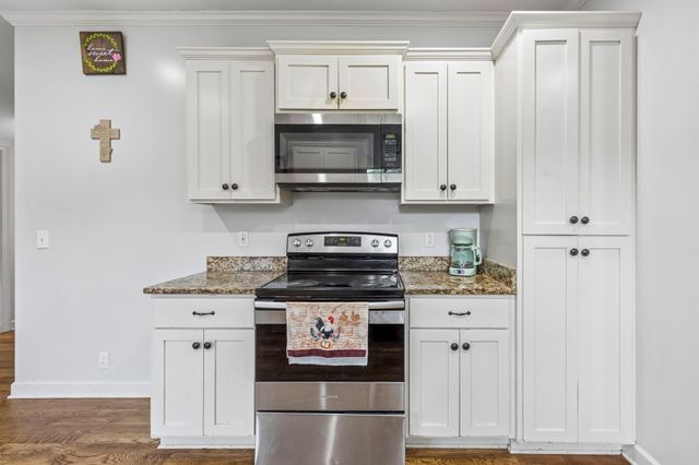 592 Twin Oak Dr, Murfreesboro, TN 37130