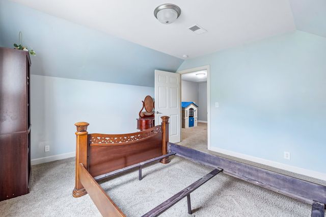 592 Twin Oak Dr, Murfreesboro, TN 37130