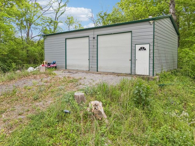 592 Twin Oak Dr, Murfreesboro, TN 37130