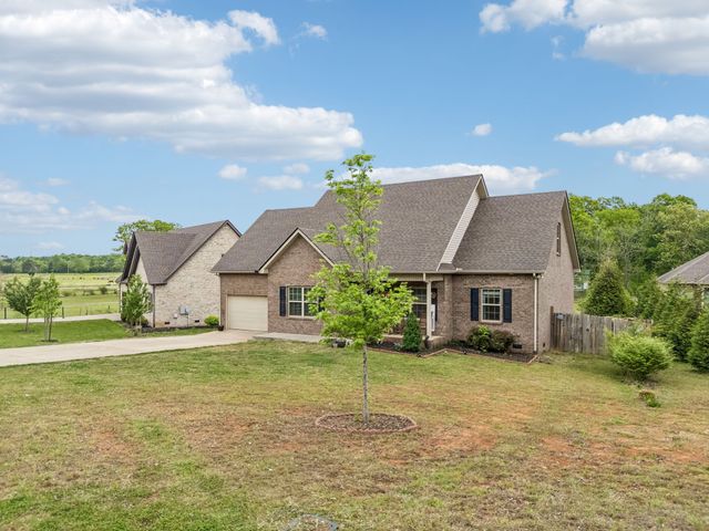 592 Twin Oak Dr, Murfreesboro, TN 37130