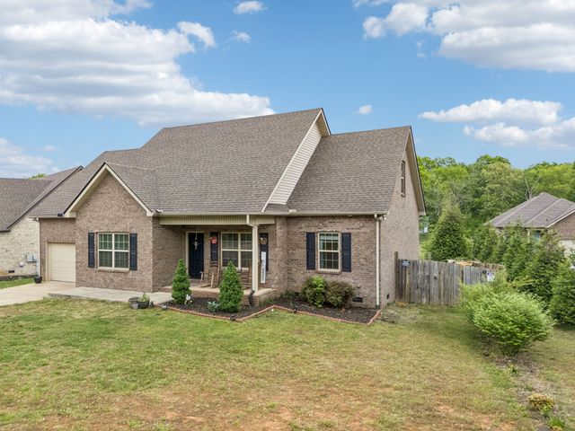 592 Twin Oak Dr, Murfreesboro, TN 37130
