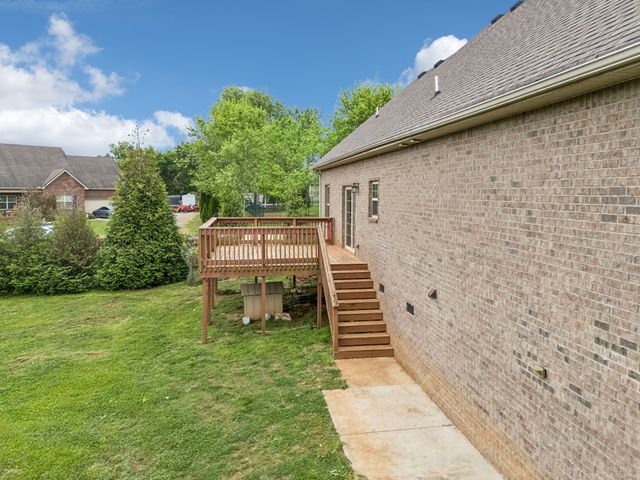592 Twin Oak Dr, Murfreesboro, TN 37130