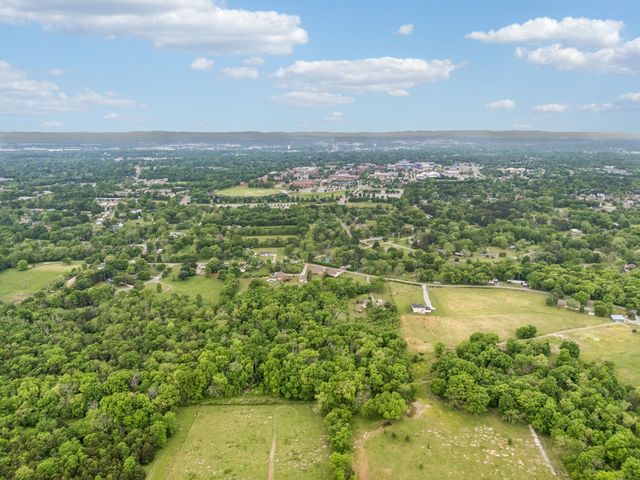 592 Twin Oak Dr, Murfreesboro, TN 37130