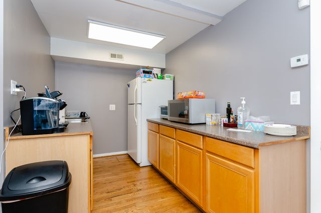 2722 S Hillock Avenue, Chicago, IL 60608