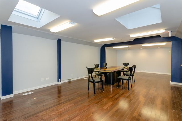 2722 S Hillock Avenue, Chicago, IL 60608