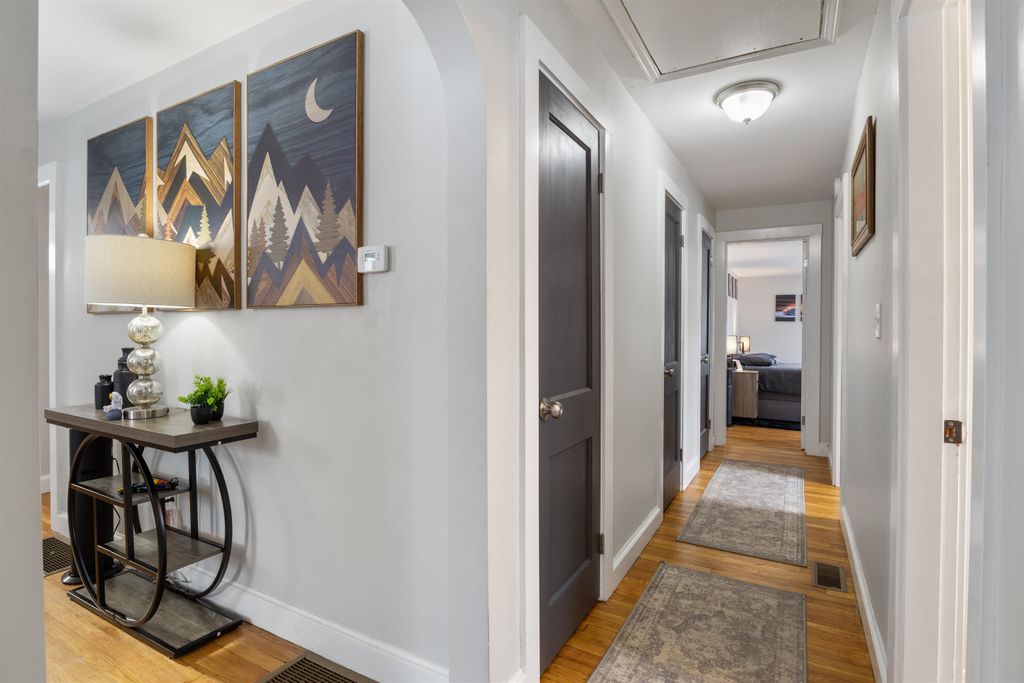 Image 21 of property listing at 276 Salmon Street, Manchester, NH 03104