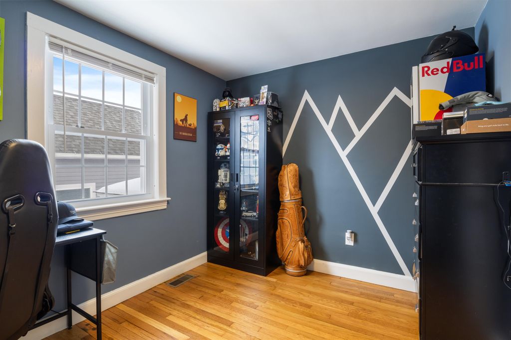 Image 23 of property listing at 276 Salmon Street, Manchester, NH 03104