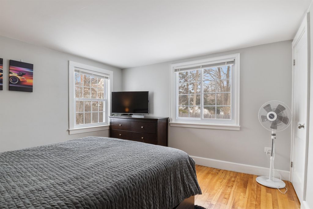 Image 25 of property listing at 276 Salmon Street, Manchester, NH 03104