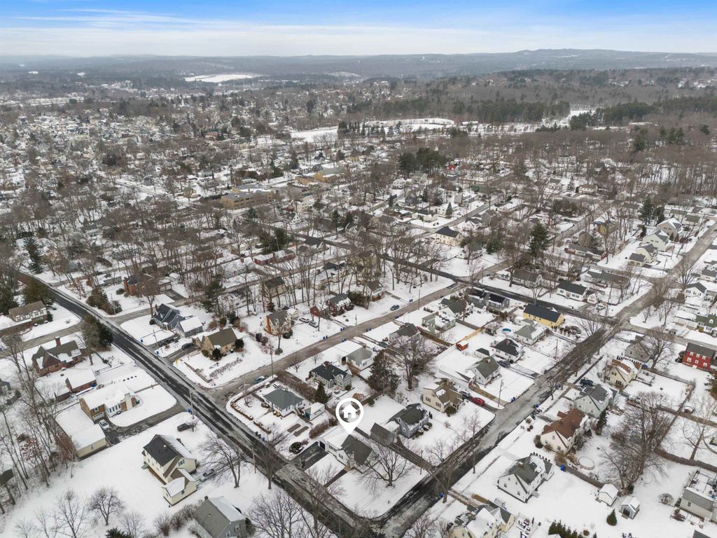 Image 35 of property listing at 276 Salmon Street, Manchester, NH 03104