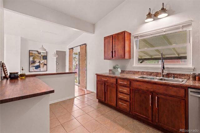 1890 S Monaco Parkway, Denver, CO 80224