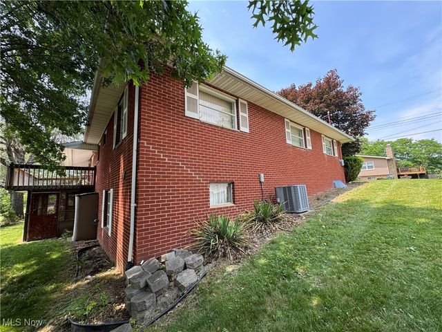 9 James Court, Parkersburg, WV 26105