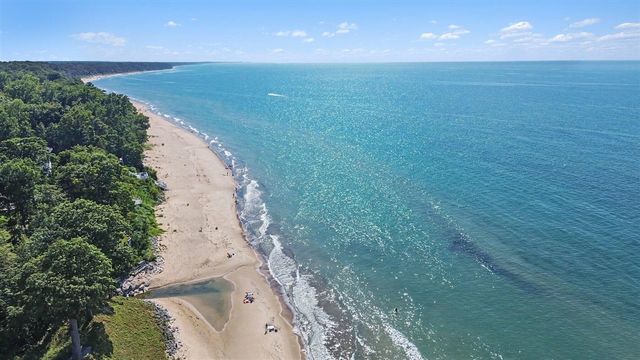 8716 W East Road, Lakeside, MI 49116