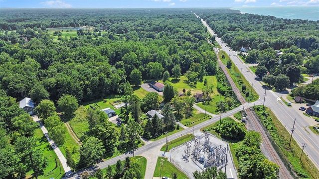 8716 W East Road, Lakeside, MI 49116