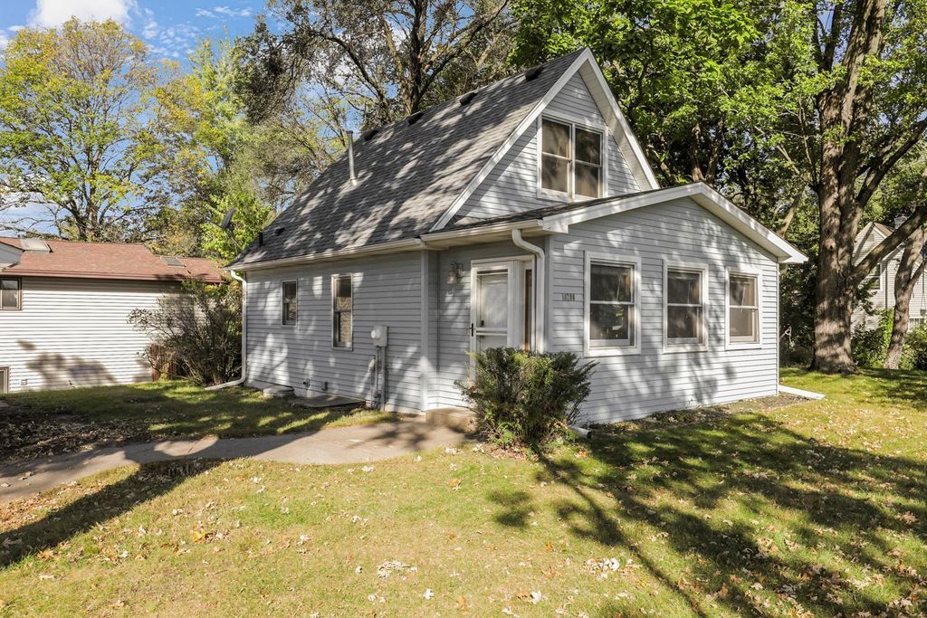 10200 Ibis Street NW, Coon Rapids, MN 55433