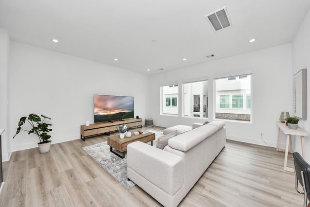 8320 Brecha Lane, Houston, TX 77055