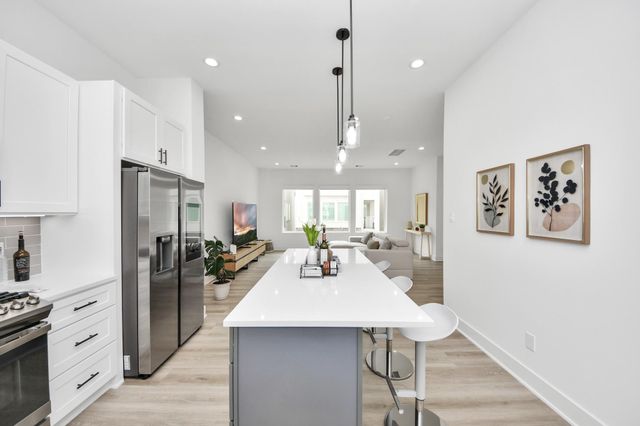 8320 Brecha Lane, Houston, TX 77055