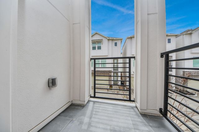 8320 Brecha Lane, Houston, TX 77055