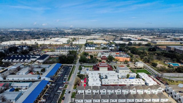 8320 Brecha Lane, Houston, TX 77055