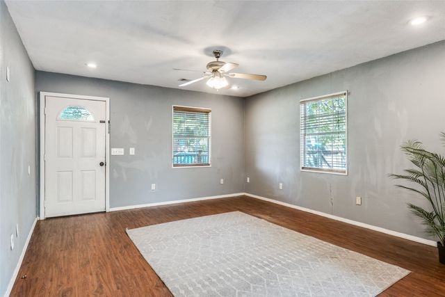 721 Wa Denton Drive, Van Alstyne, TX 75495