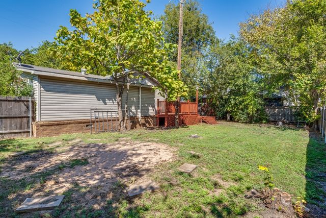 721 Wa Denton Drive, Van Alstyne, TX 75495