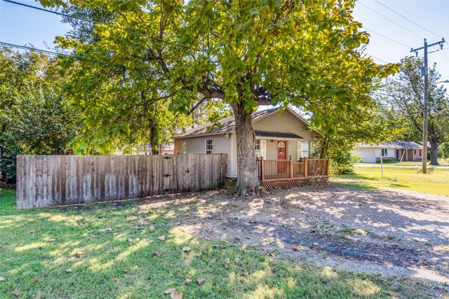 721 Wa Denton Drive, Van Alstyne, TX 75495