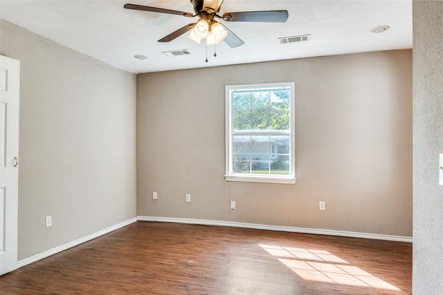 721 Wa Denton Drive, Van Alstyne, TX 75495