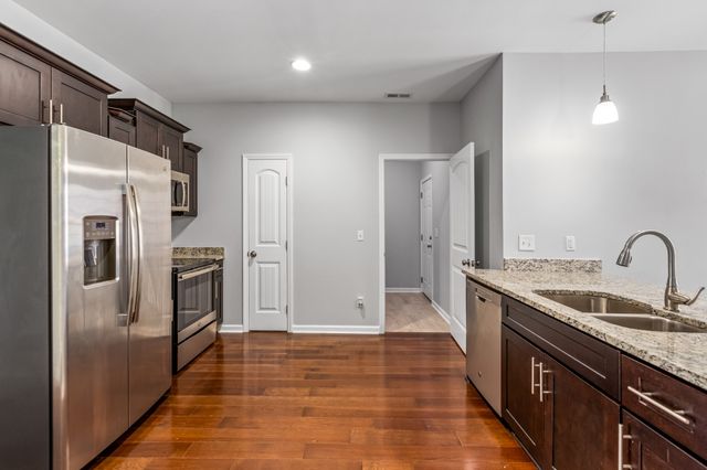 1605 Villa Cir, Lebanon, TN 37090