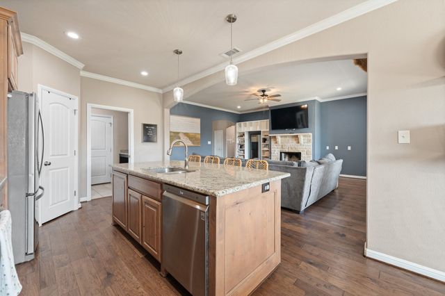 1601 Summercrest Drive, Cleburne, TX 76033