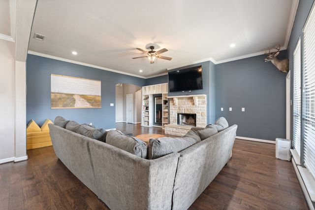 1601 Summercrest Drive, Cleburne, TX 76033