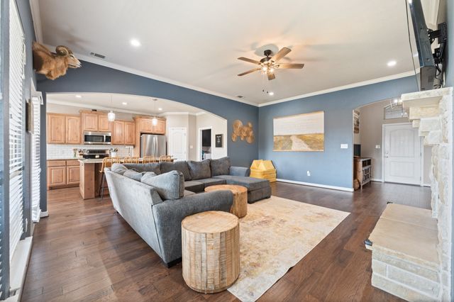 1601 Summercrest Drive, Cleburne, TX 76033